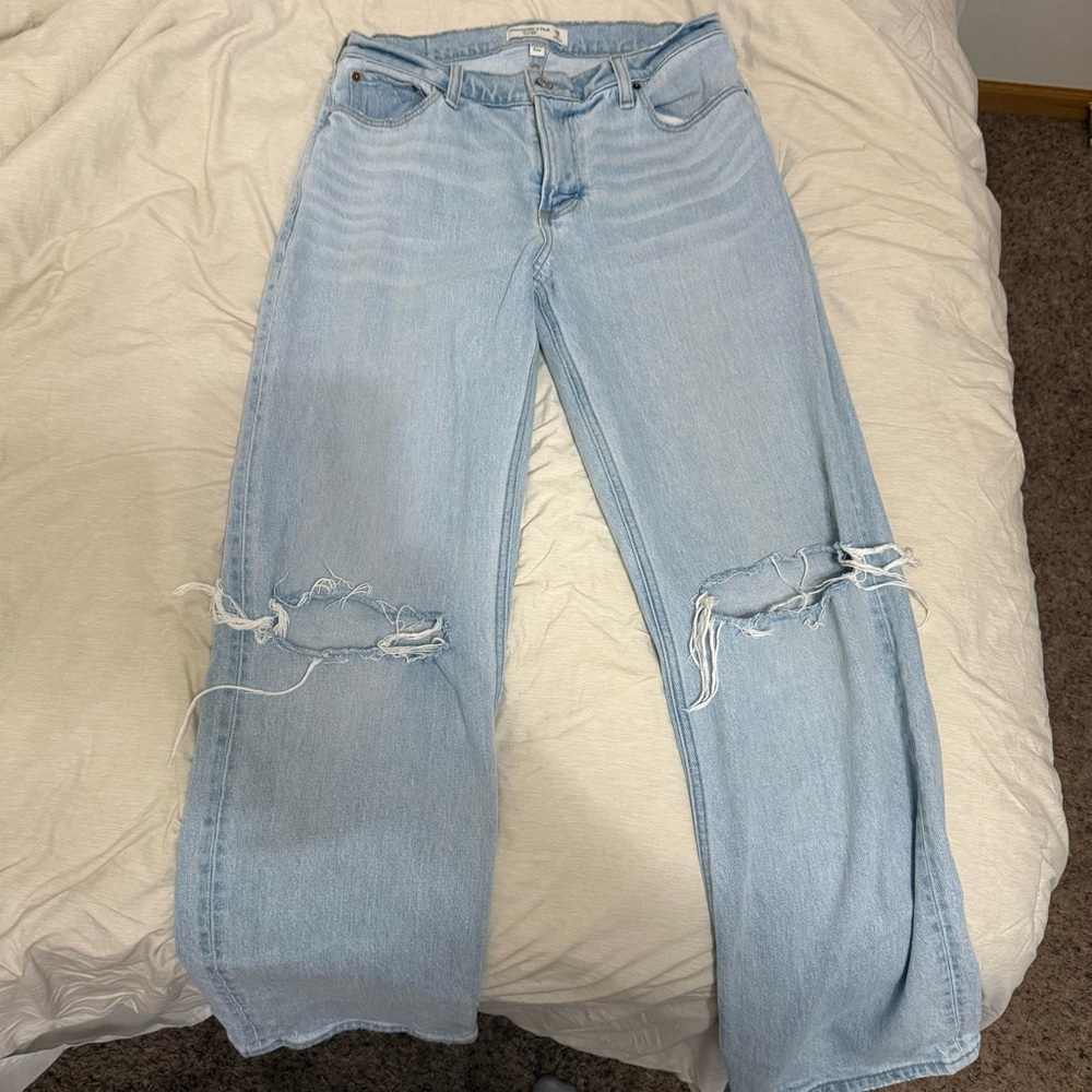 Abercrombie & Fitch Baggy Low Rise Women's Jeans - Picture 2 of 5